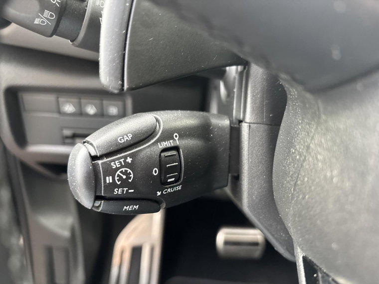 Vehicle Image 29