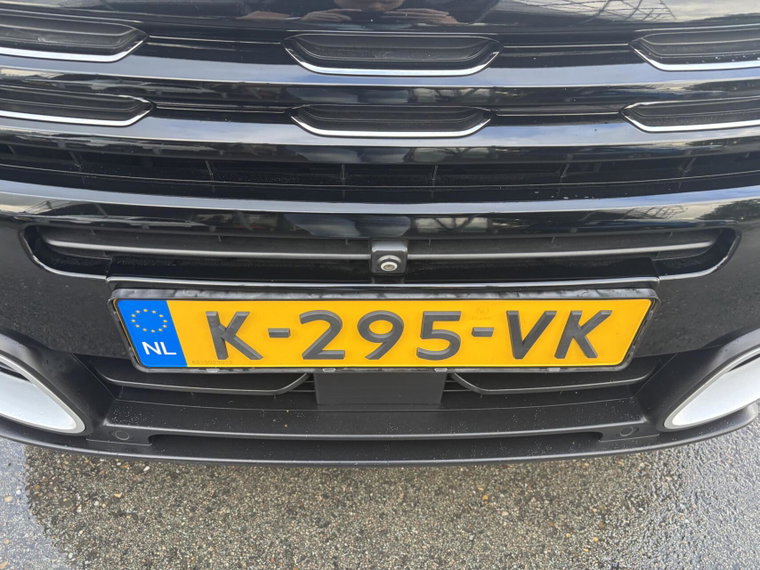 Vehicle Image 35