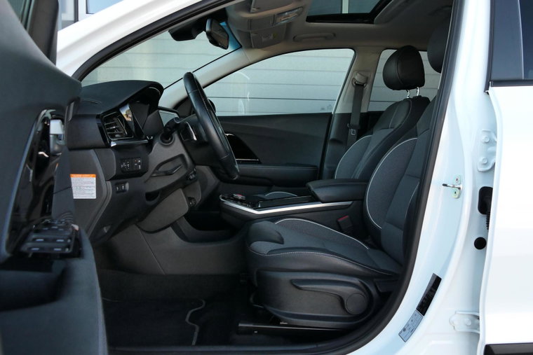 Vehicle Image 35