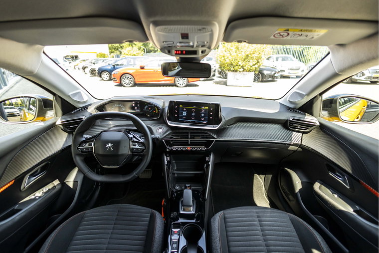 Vehicle Image 15