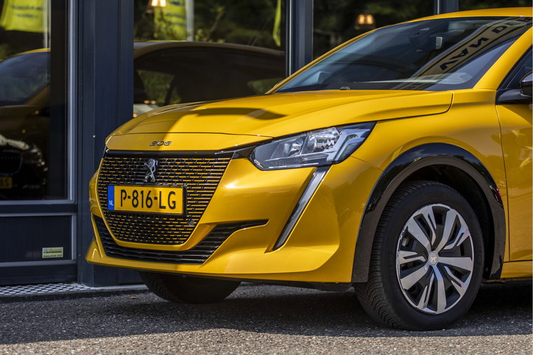 Vehicle Image 10