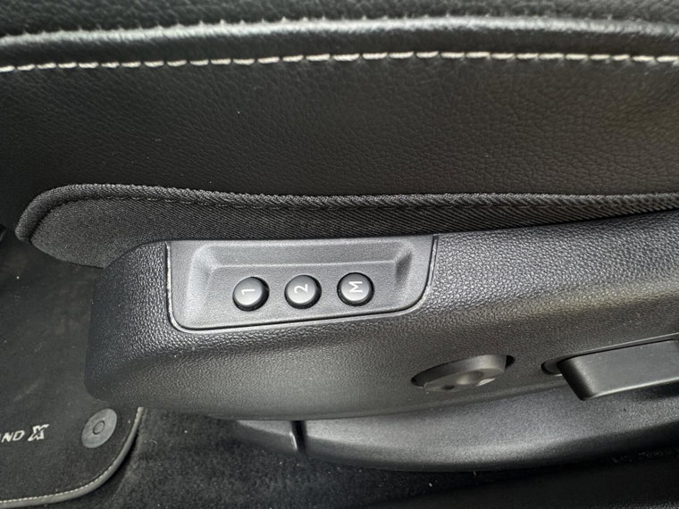 Vehicle Image 37