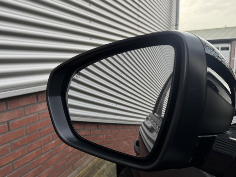Vehicle Image 39