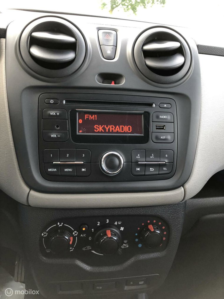 Vehicle Image 26