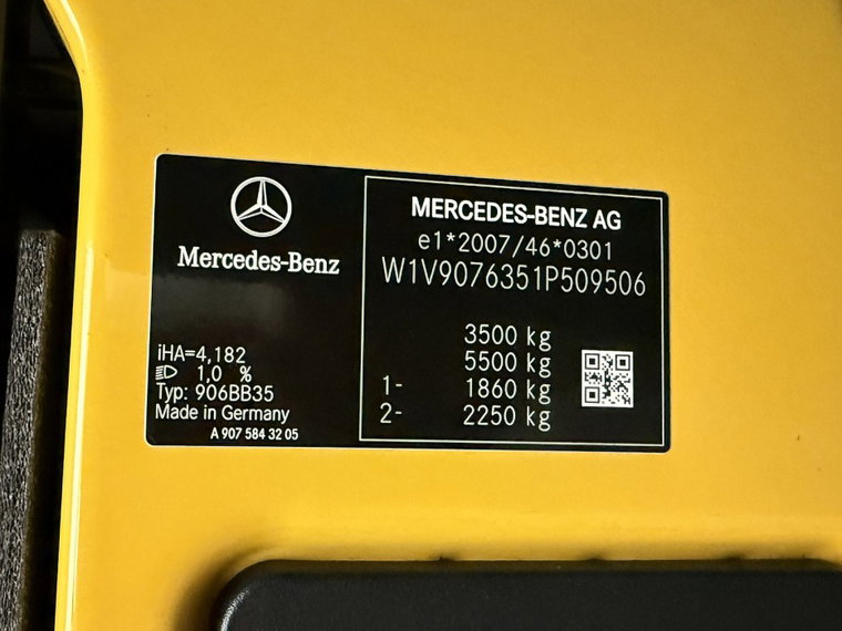 Vehicle Image 23