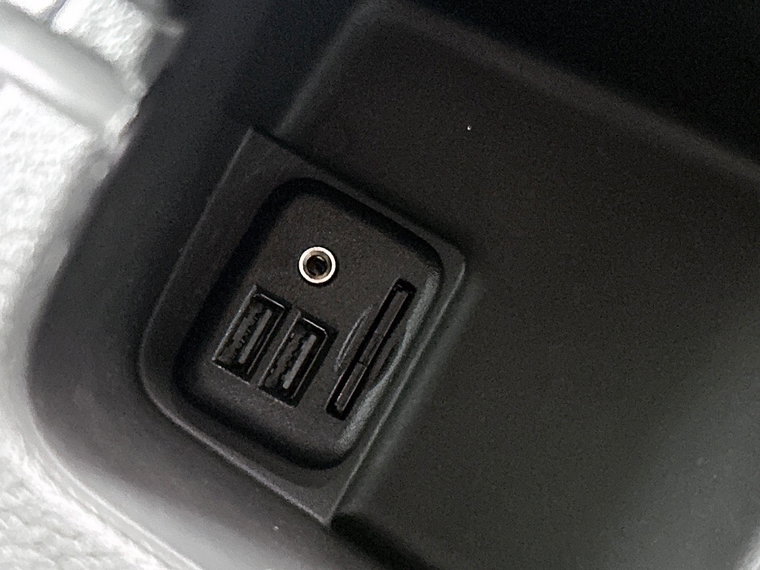 Vehicle Image 38