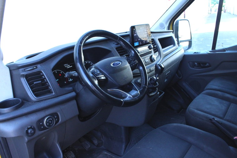 Vehicle Image 9