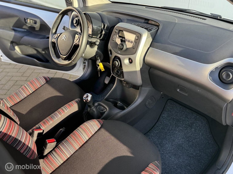 Vehicle Image 16