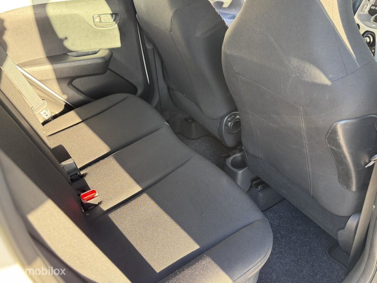 Vehicle Image 20