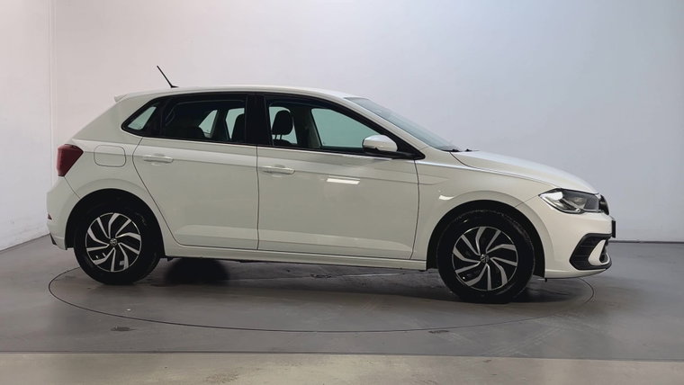 Vehicle Image 12