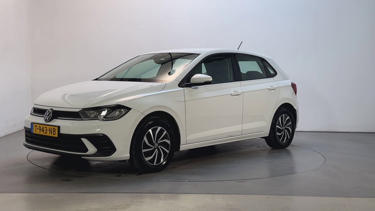 Vehicle Image 8