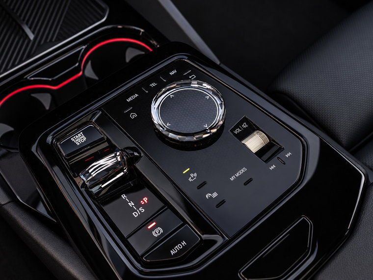 Vehicle Image 23