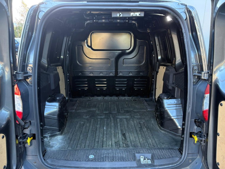 Vehicle Image 19