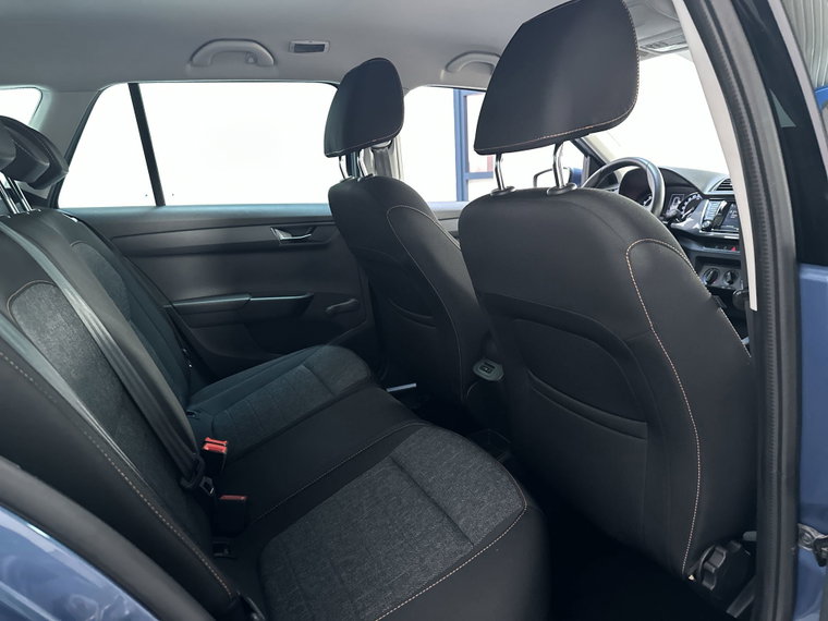 Vehicle Image 18