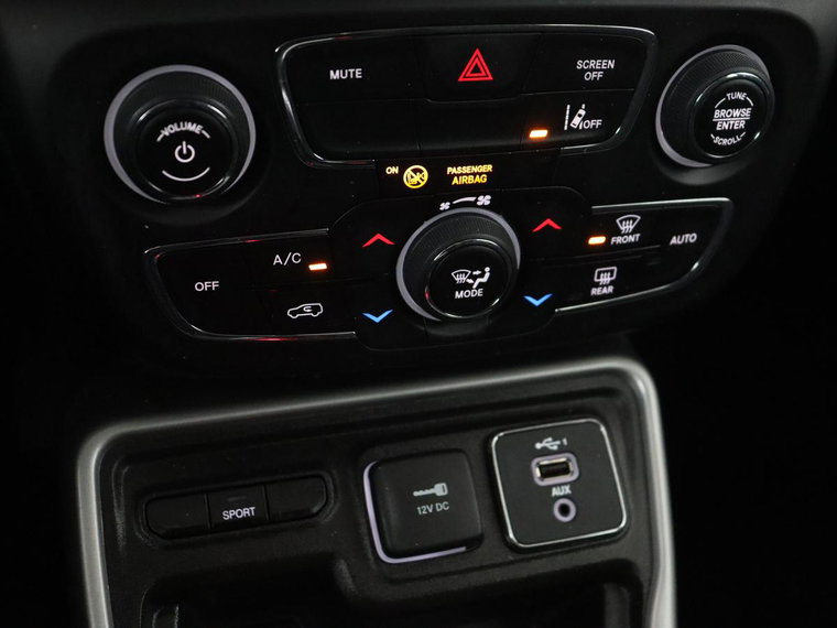 Vehicle Image 23