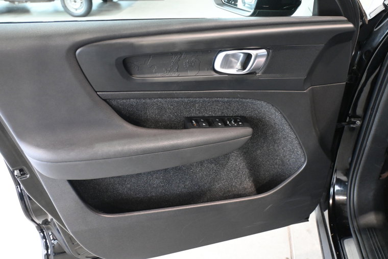 Vehicle Image 33