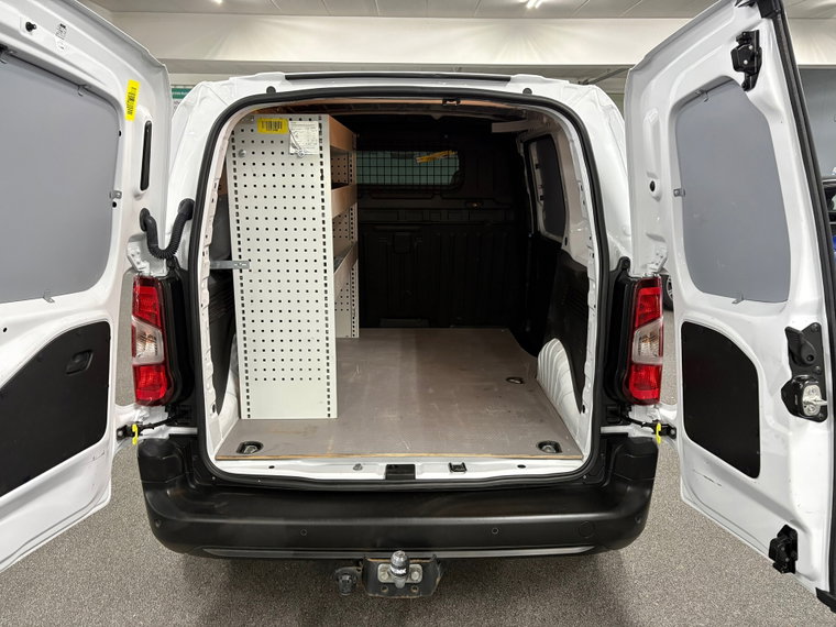 Vehicle Image 30