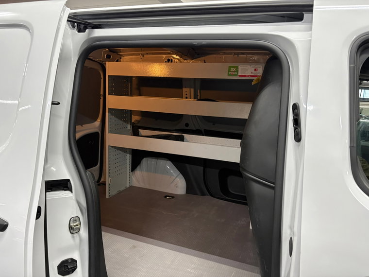 Vehicle Image 33