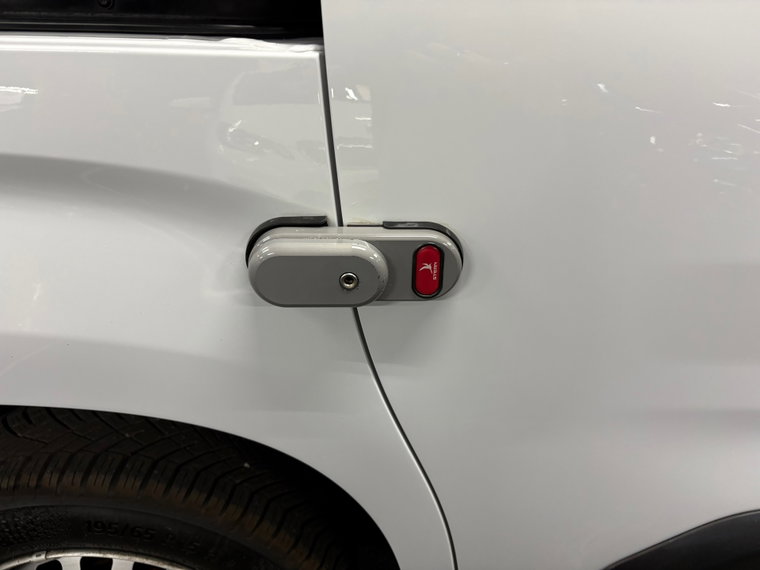 Vehicle Image 35