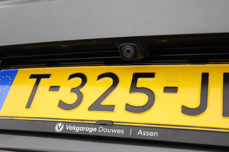 Vehicle Image 38