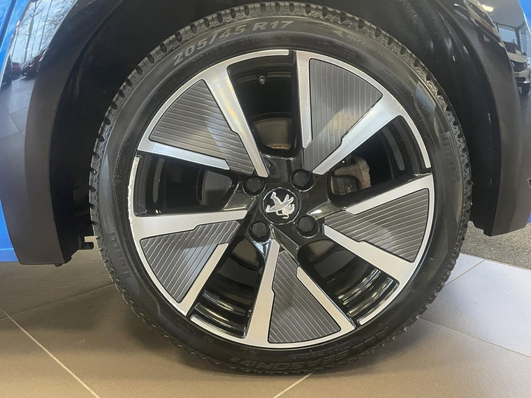Vehicle Image 35