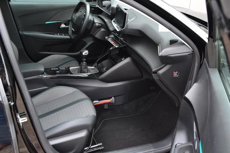 Vehicle Image 13