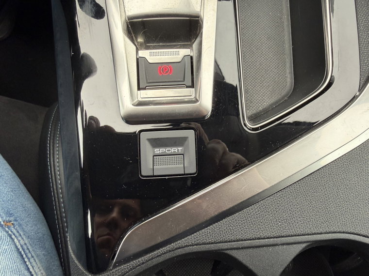 Vehicle Image 33