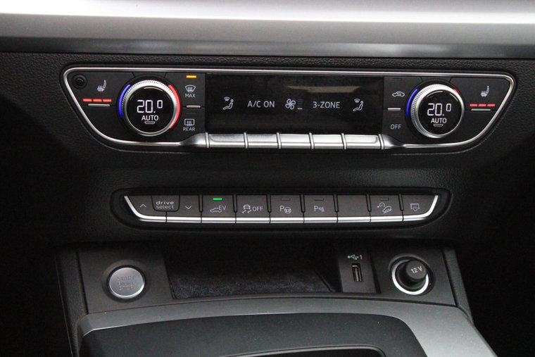 Vehicle Image 28