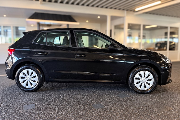Vehicle Image 15