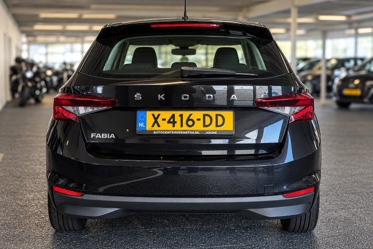 Vehicle Image 9