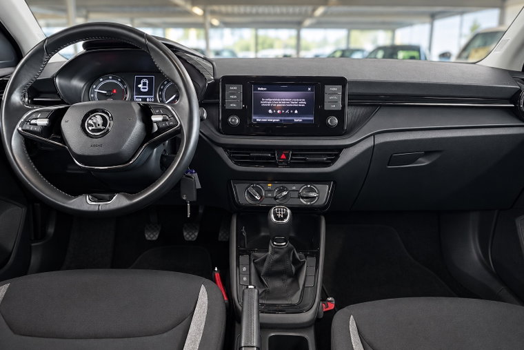 Vehicle Image 10