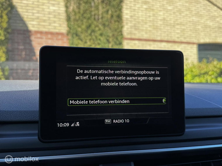 Vehicle Image 25