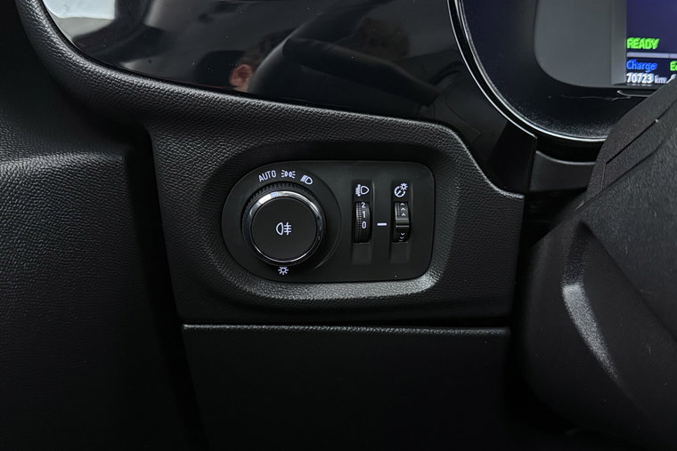 Vehicle Image 32