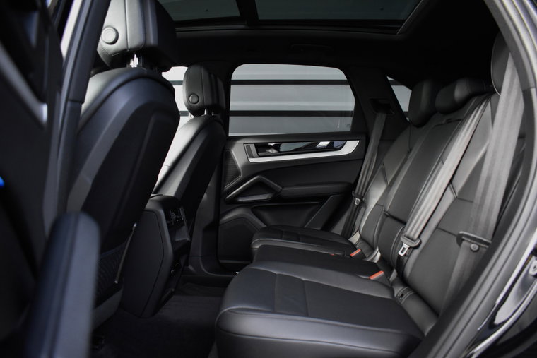 Vehicle Image 30