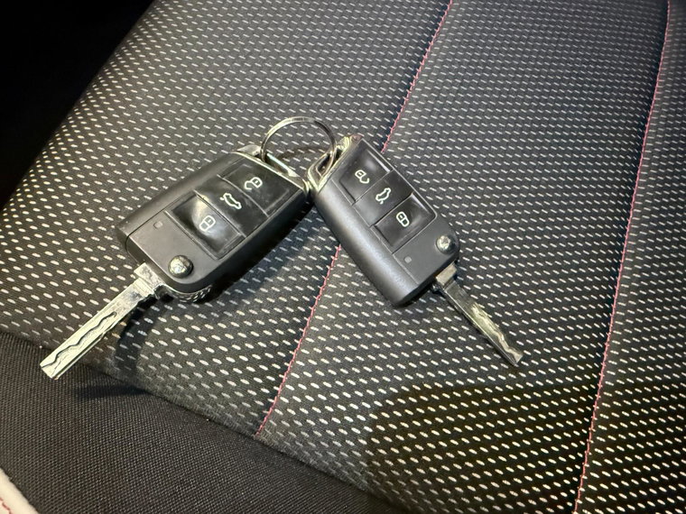 Vehicle Image 42