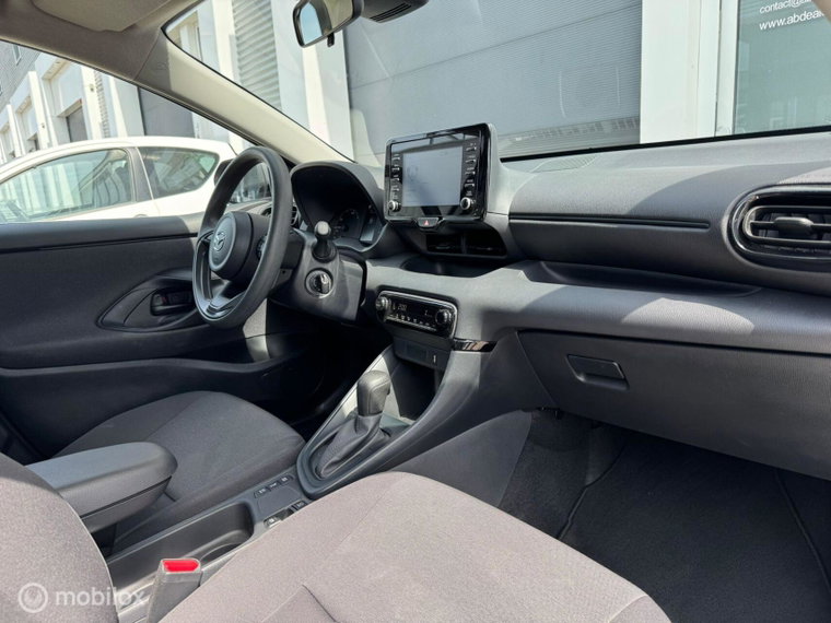 Vehicle Image 12