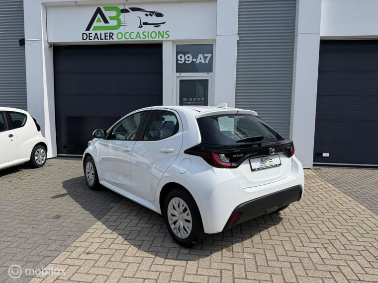 Vehicle Image 4