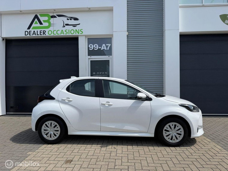 Vehicle Image 8