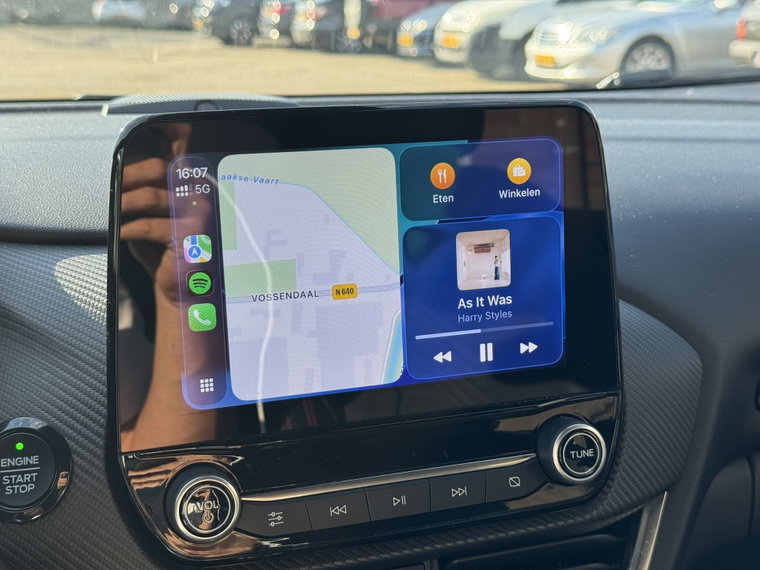 Vehicle Image 25