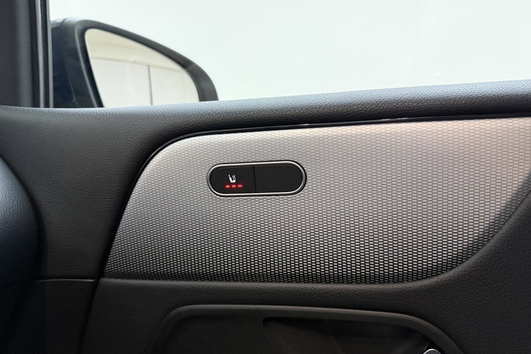 Vehicle Image 37