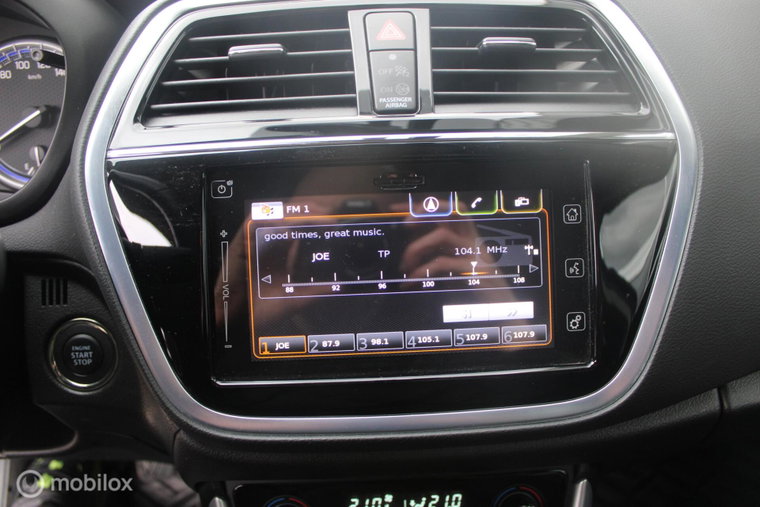 Vehicle Image 12