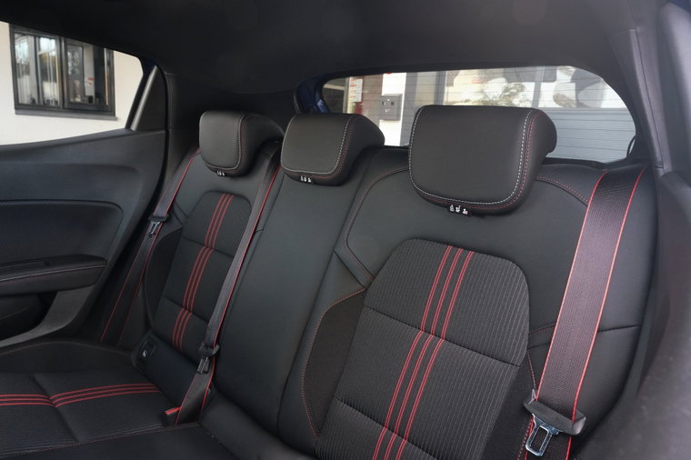 Vehicle Image 32