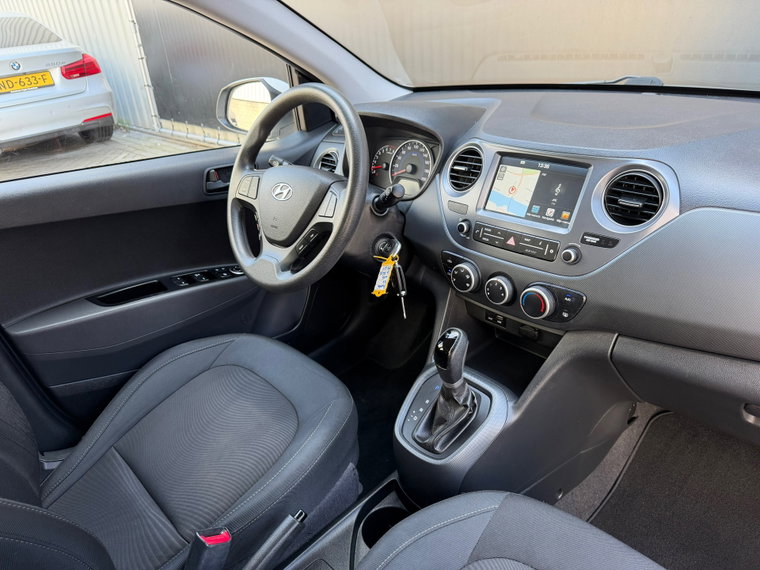 Vehicle Image 17