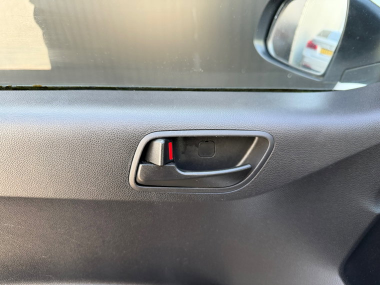 Vehicle Image 23
