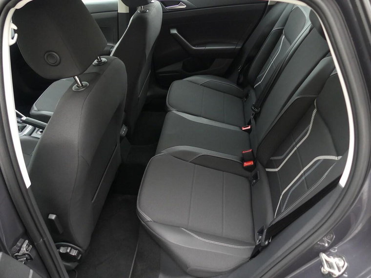 Vehicle Image 16