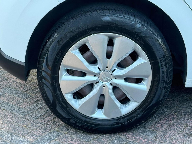 Vehicle Image 22