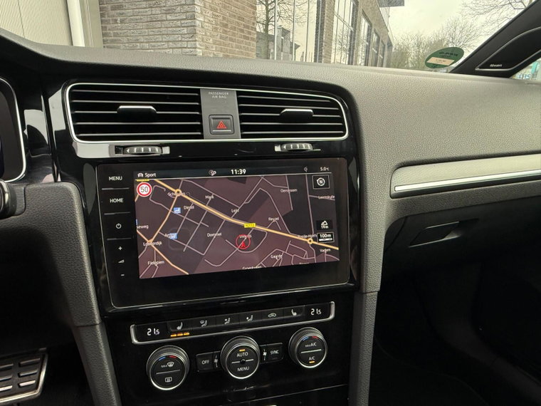 Vehicle Image 19