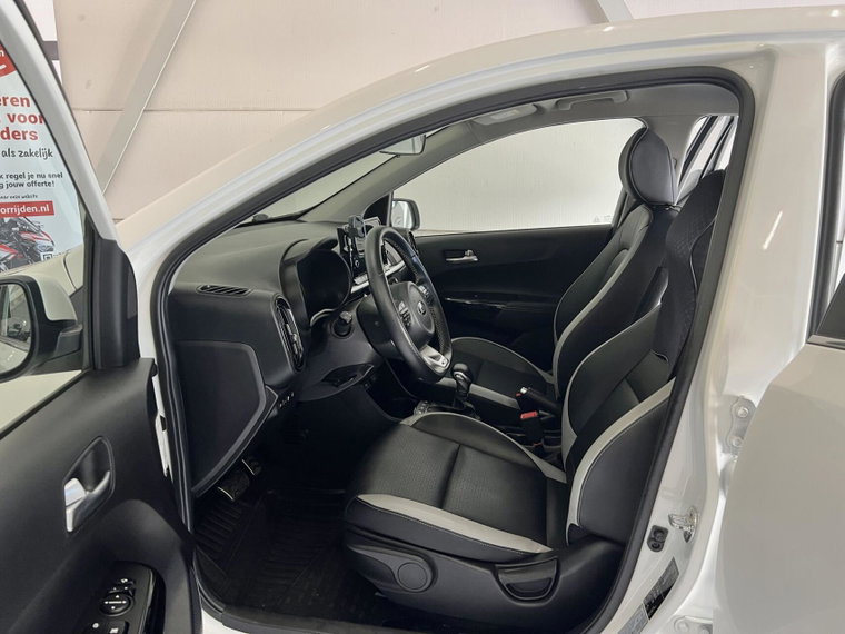 Vehicle Image 10