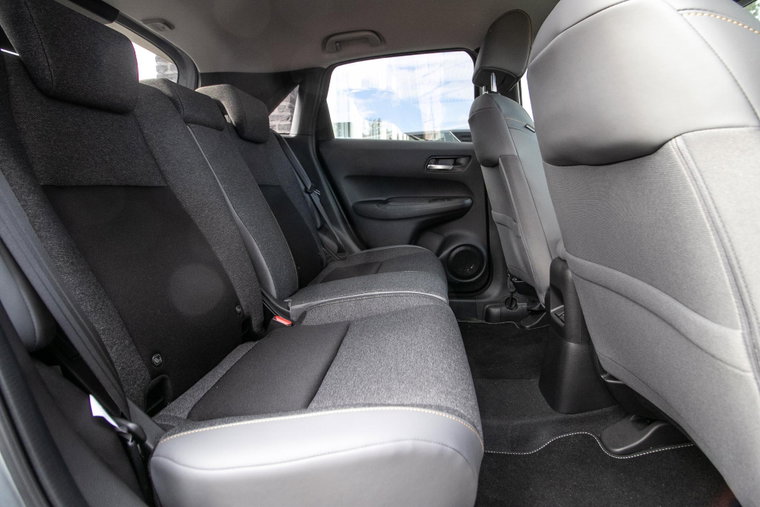 Vehicle Image 6