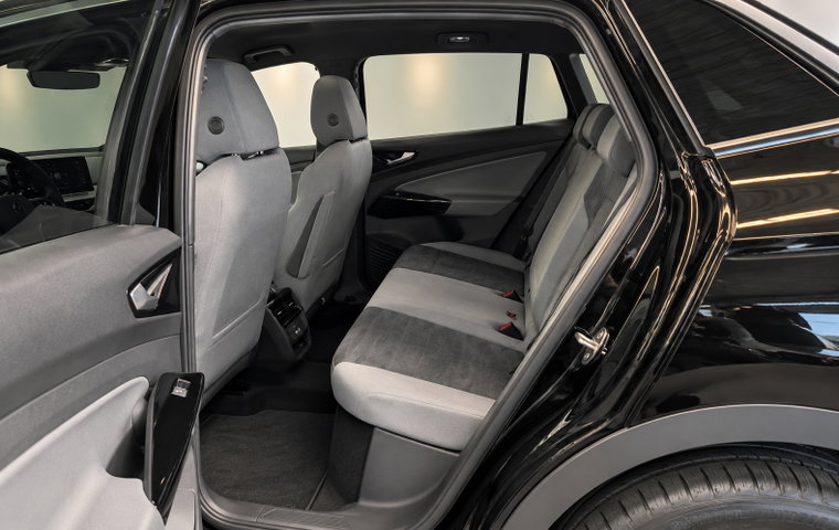 Vehicle Image 9